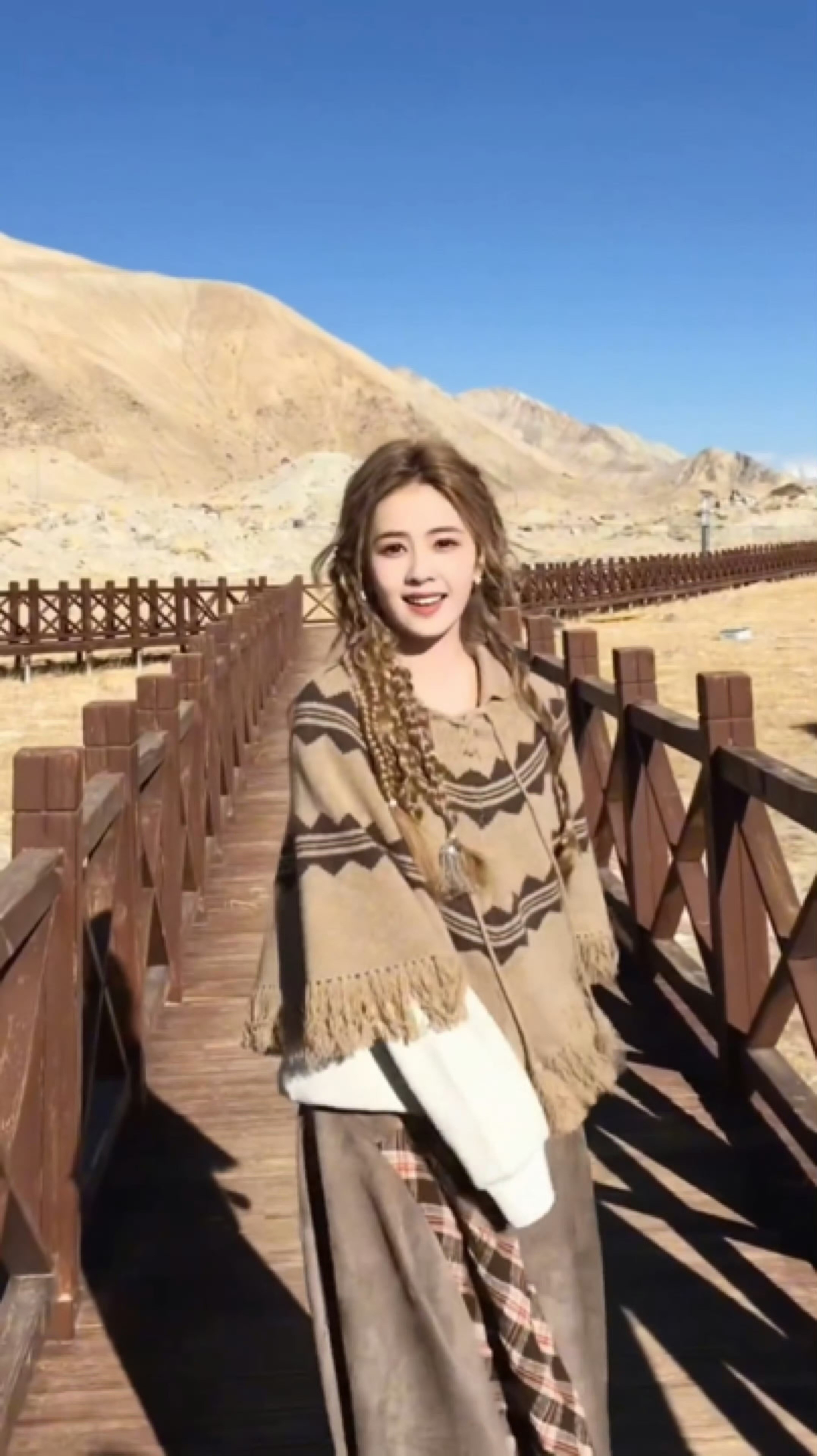 白鹿的头发好多呀，多得让我羡慕，真的好漂亮的一个女孩子