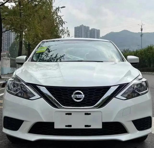 都劝我买电车，我偏花9万买了台燃油车。开了一年，他们不劝了，反而沉默了。不是电车
