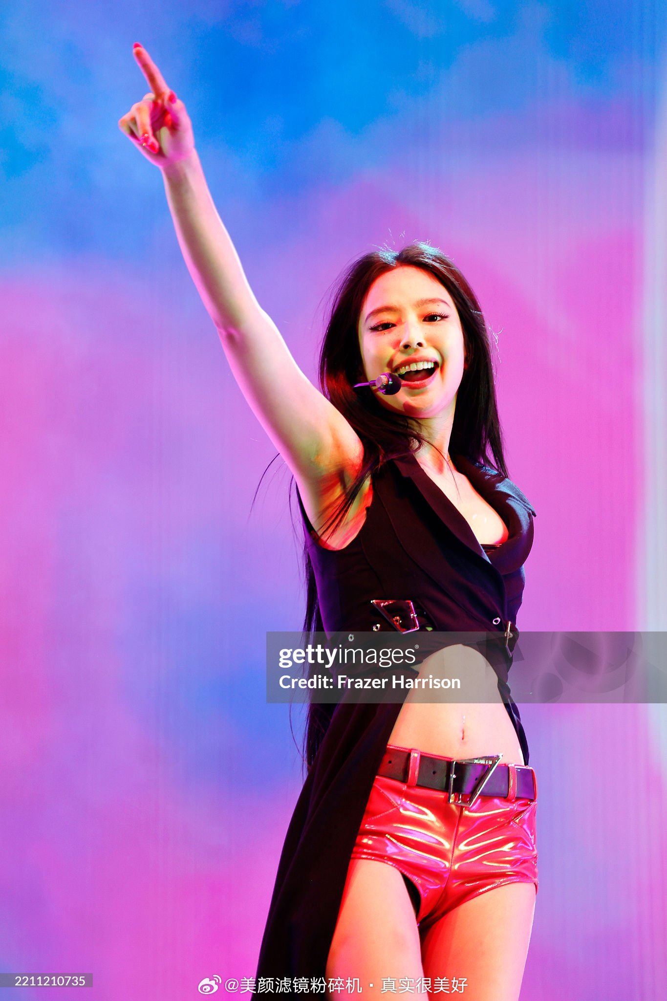 Jennie昨日科切拉舞台生图​​​