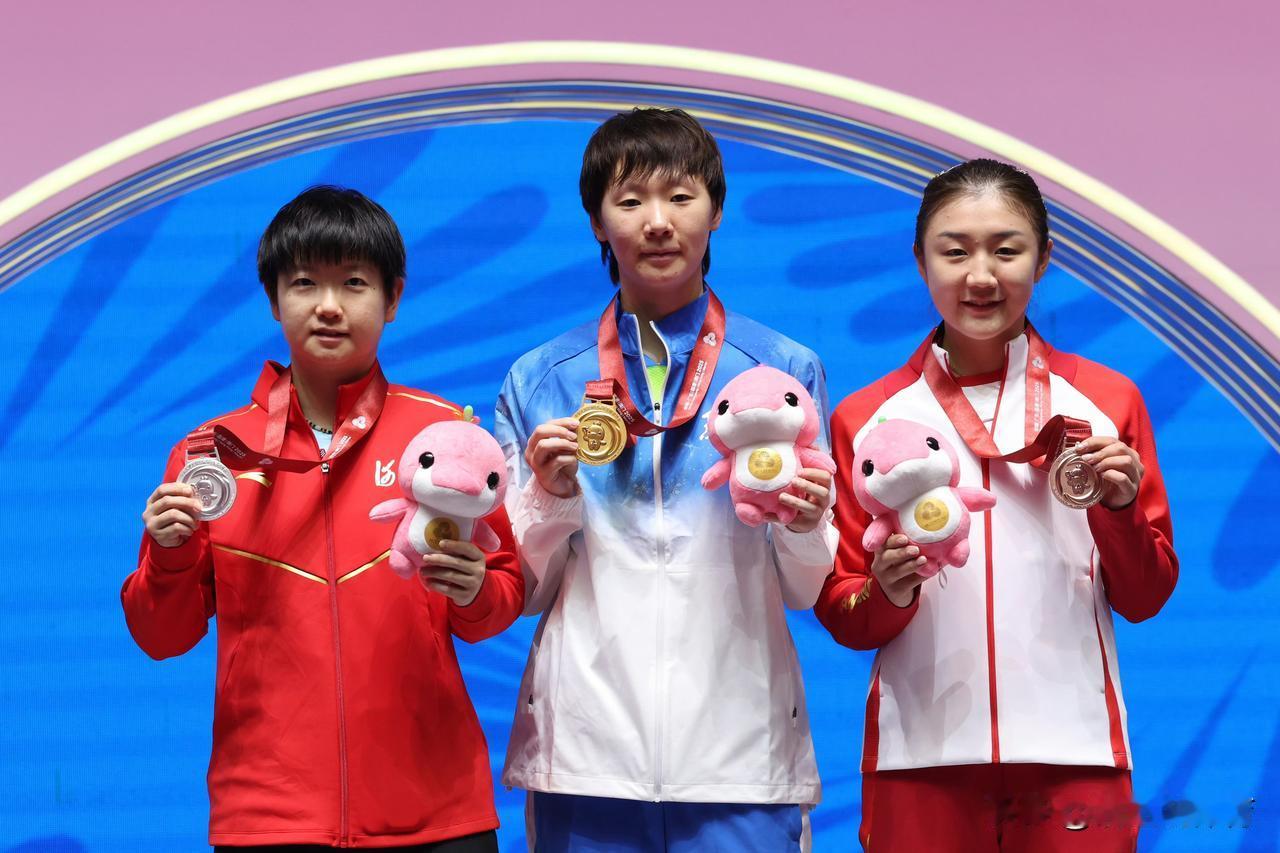 国乒女队后继无人。陈梦复出便轻轻松松拿一块全运会女单铜牌，说明她依然具备了极强的