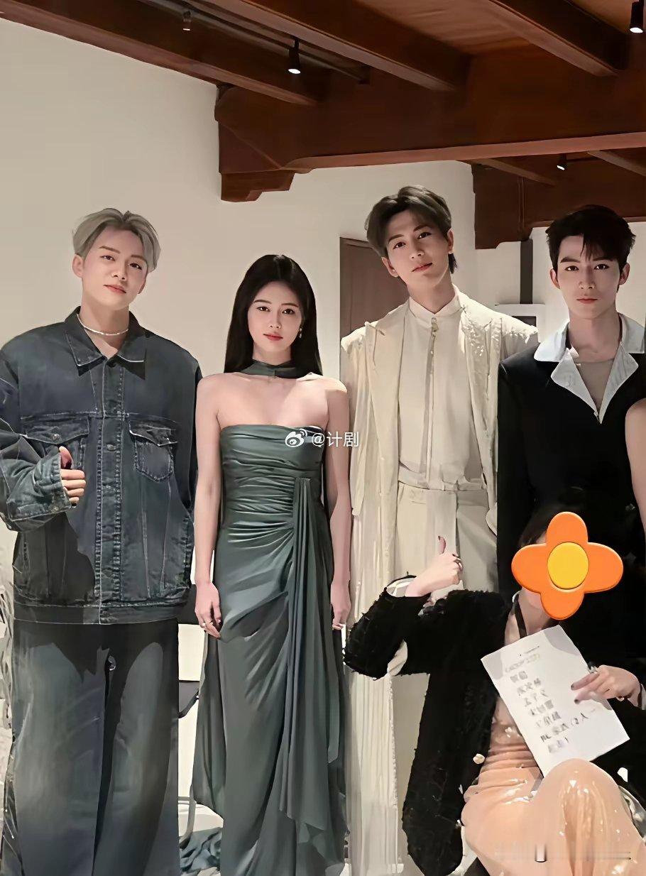 白鹿主演的《唐宫奇案》仅播出四天热度就破万了，这又一次验证了她的抗剧能力。目前为