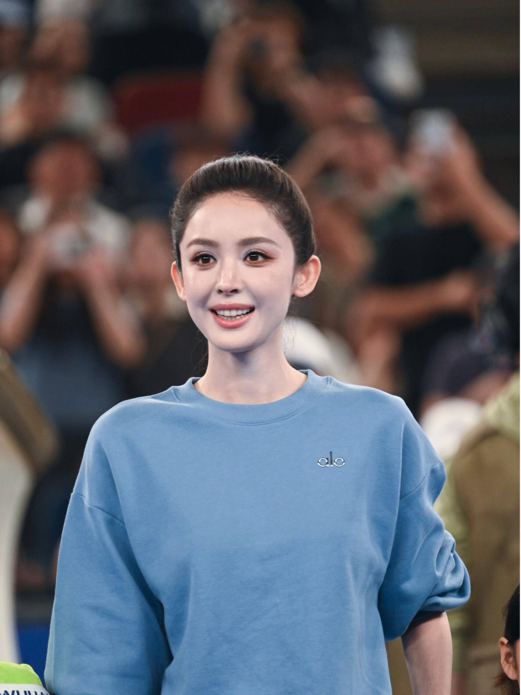 娜扎随便做大表情都不崩的美女​​​