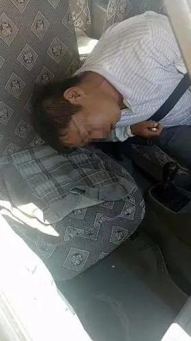 浙江，一男子早晨5时57分，开车到了公司停车场，车子没熄火、车灯也没关，男子也一
