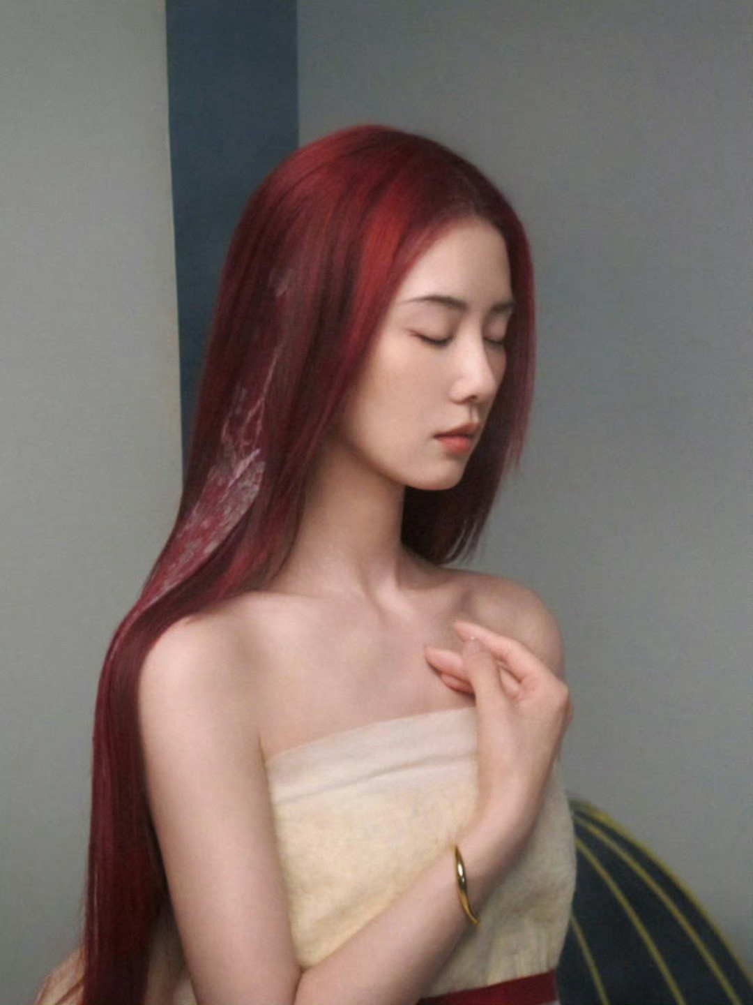 Vogue这次审美简直了[捂脸哭][捂脸哭][捂脸哭]全是笑料胜负已分，cosmo完胜