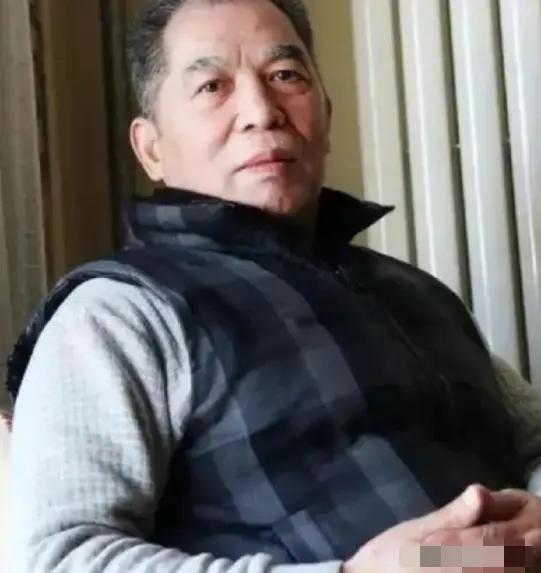 梁晓声道破亲情真相：父亲走失顶梁柱，母亲走，再无家梁晓声说：“父亲先离开，和