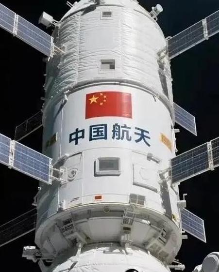 为什么大家都不提中国空间站了？因为没脸提，跟国际空间站差距太大！中国空间站可不是