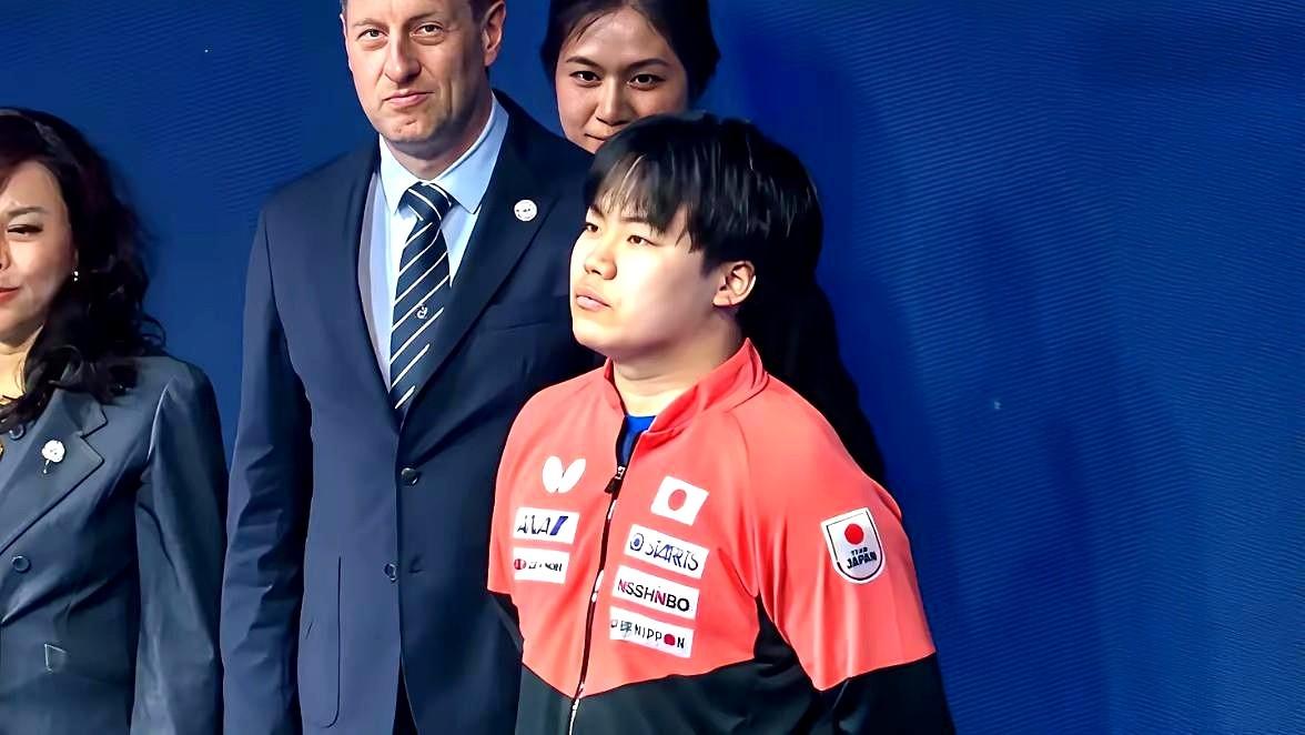 盯着松岛辉空打球，我总会没来由地替他揪心。大家都说他比当初的张本智和还凶，可我