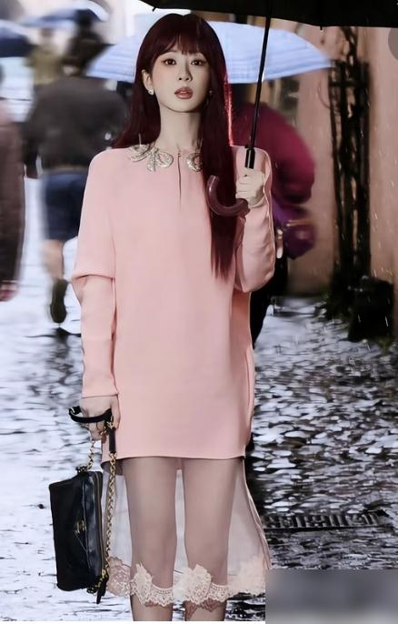 拼命三娘”杨紫，突然宣布：“我消失了”。你以为她刚走下红毯，下一秒就会扎进片