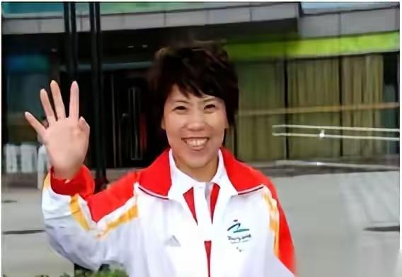 邓亚萍这话一出口，才知国乒的“神”有多难当！邓亚萍一句“超级全满贯就仨人：