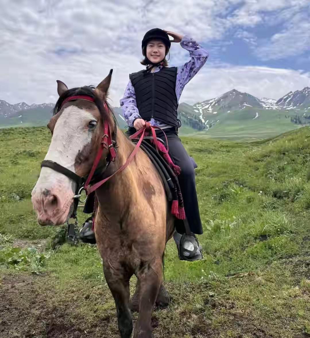 看着翁帆50岁亮出的余生底牌，终于明白：真正的底牌，从来不是钱。21年，她活