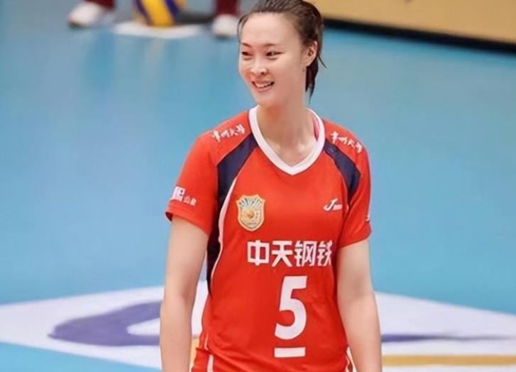 她是“排球女神”，嫁给了“北大才子”杨臻博，可结婚好几年肚子一直没动静，最后查出