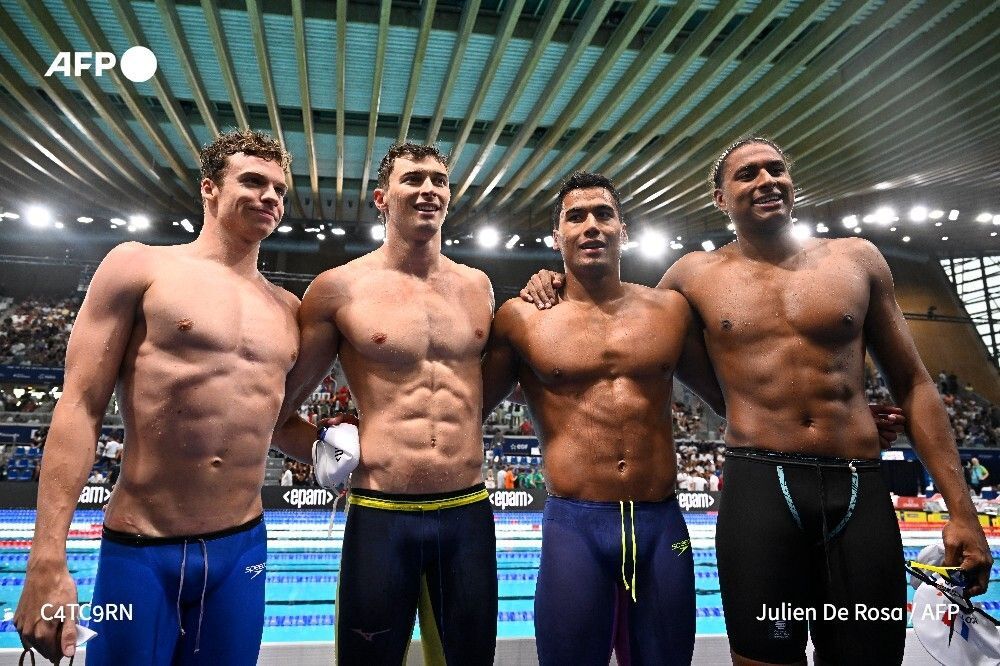 🥉 欧洲游泳锦标赛：法国队在周日进行的男子4x100米混合泳接力决赛...