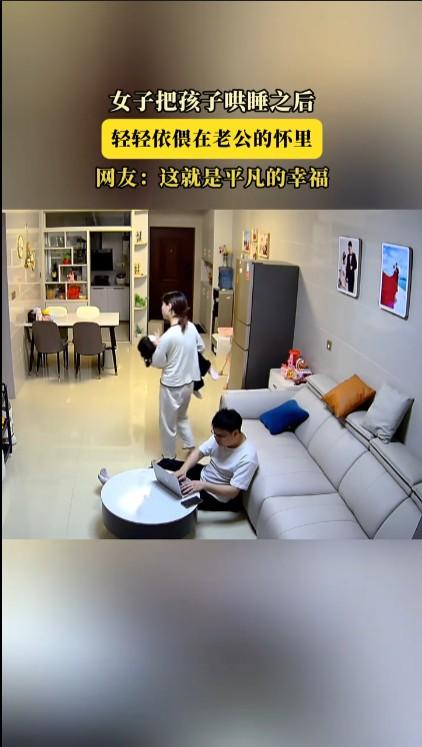 母亲本来也年龄不大，在父母那里也是个孩子；但当了母亲必须刚强，也就充当了硬汉。看