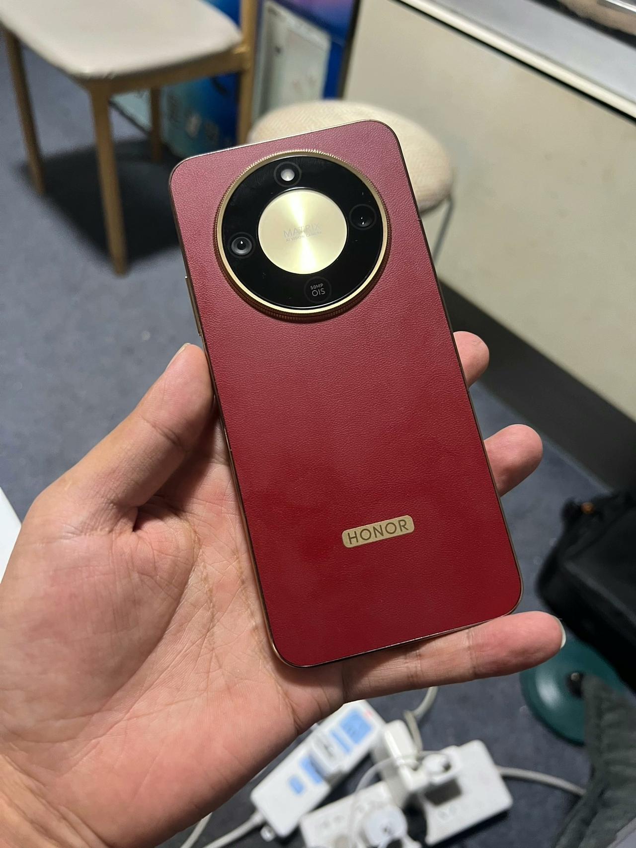 醒醒吧，别活在参数泡沫里！都2025年了，还有人拿骁龙6Gen4说荣耀X70