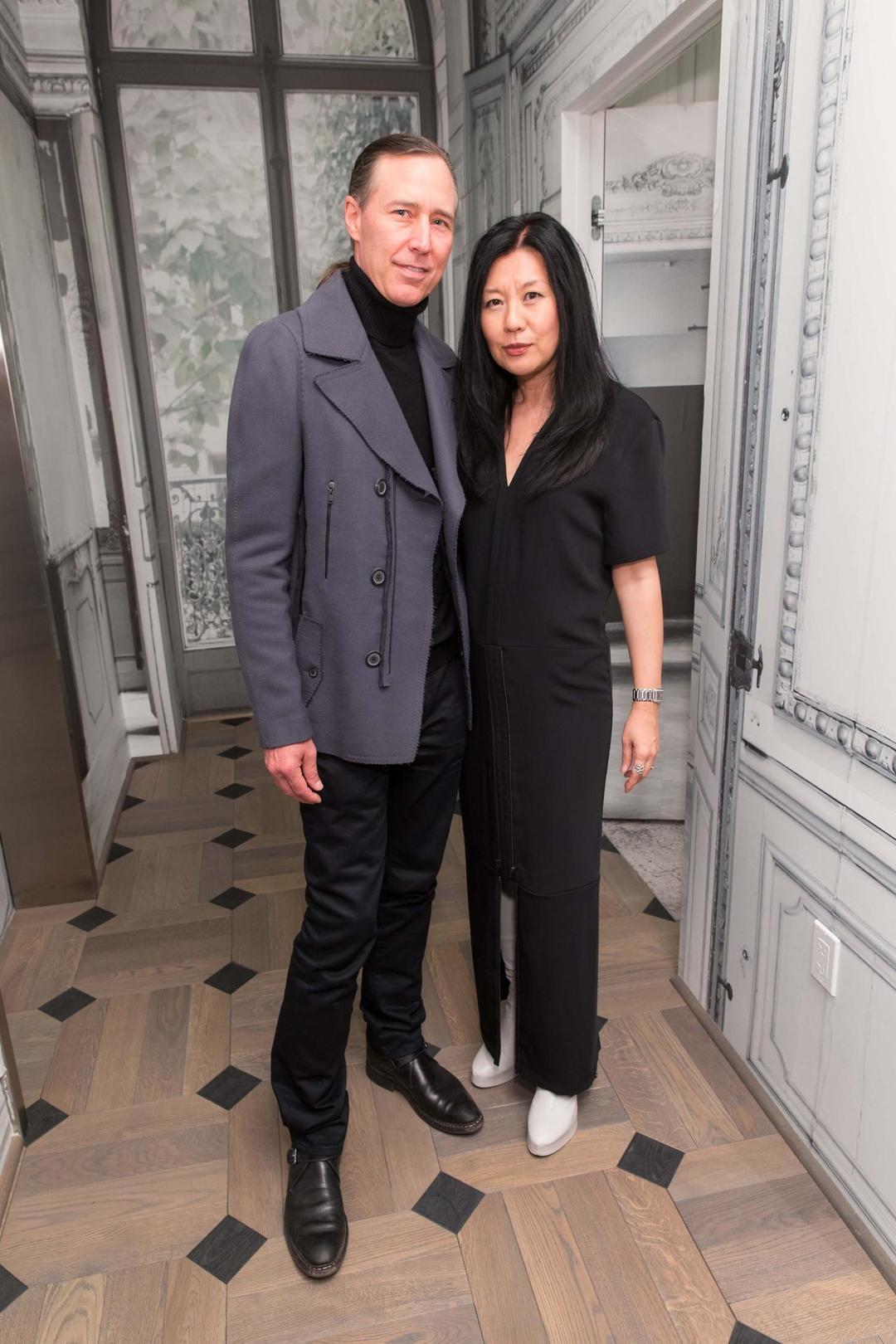 “令人唏嘘！”美国加利福尼亚州奥克兰，一名女装品牌CEO与结婚超过30年的妻子双