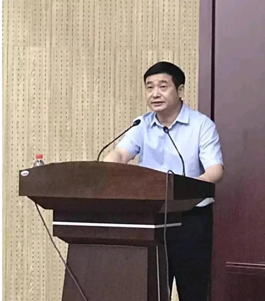 那个曾被称为“郑大一附院男神”的阚院长，现在被查了！他曾经是职工心目中的男神，