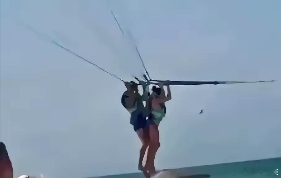 一觉醒来英国教练！操作，全网全是一片嘘嘘声，有的人说他怎么下得去手，但是想告诉大