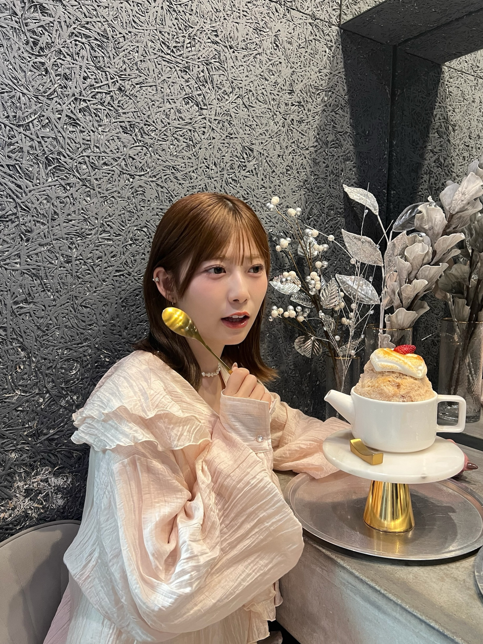 東村芽依🍓「今年はかき氷巡りする予定🤤🍧🍓」meigram