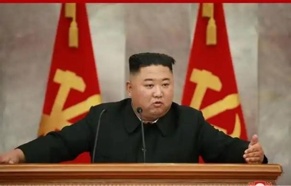 被美韩制裁20年，金正恩却说朝鲜真正的敌人不是美韩，那是谁？2021年11月，金