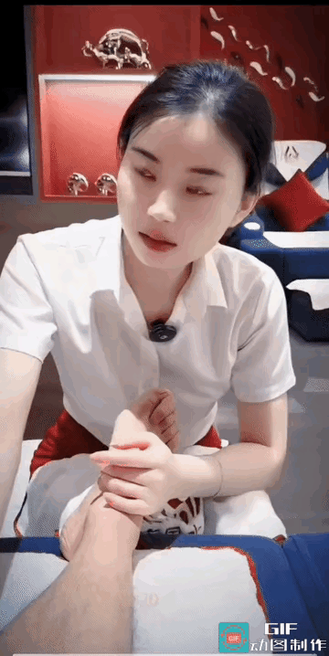 “欲情故纵？”男子经常去一家足疗店按摩，每次都找同一个人按。后来那按摩妹儿说再