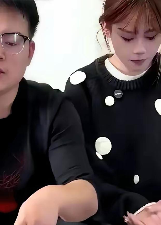 刷到绍兴这个姑娘，我真的破防了。婚检查出暂时无法生育，她没哭没闹，当场把18万彩