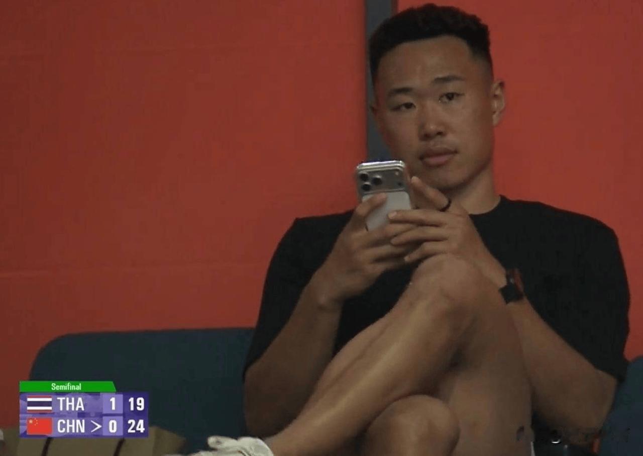 男篮国手质疑教练组选人存在异议！近日，篮球评论员管维佳在节目中曝出，有现役男