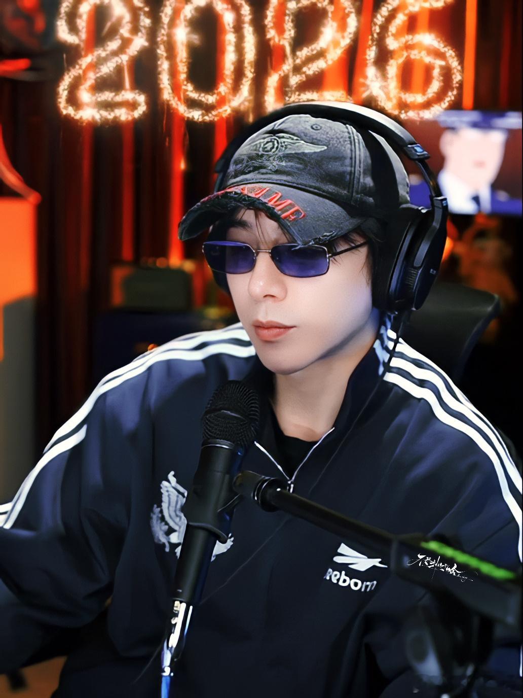 书卷一梦|刘宇宁直播就是这么宠啊！老大，你咋这么好呀，百忙之中还时时想着上