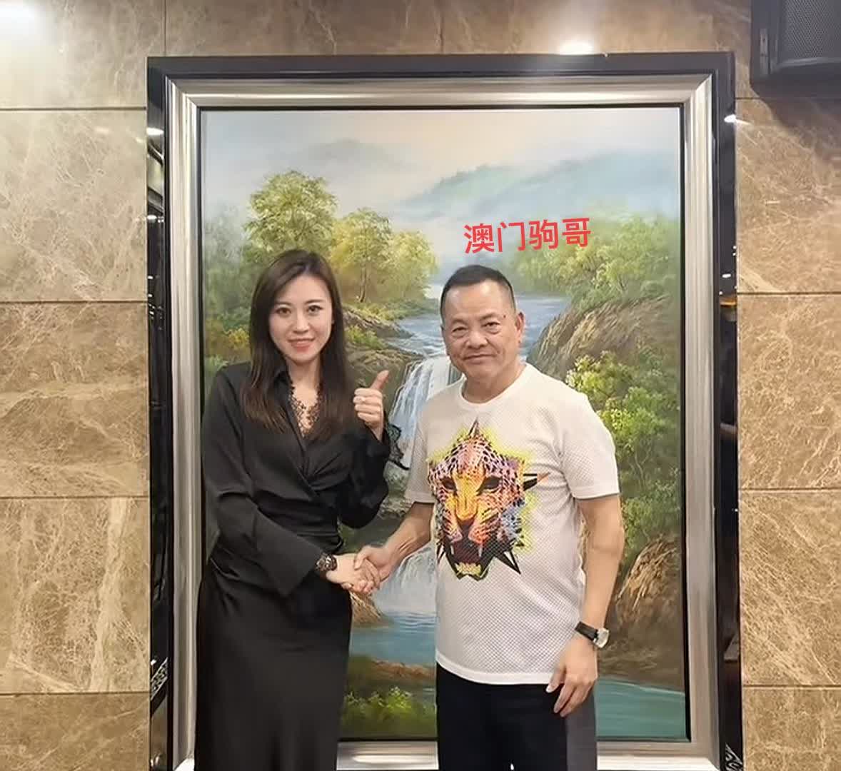 澳门驹哥是我比较佩服的一个人。尹国驹是澳门人，1955年出生。1998年