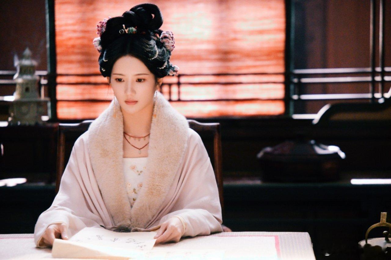 刘些宁百变古装造型，你更心水哪个呢？