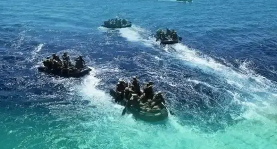 如果明天南海开战了，谁最先挨战，是菲律宾吗？别以为这是危言耸听啊。菲律宾跟美国