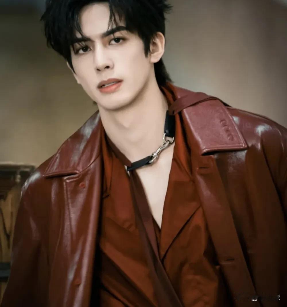 说宋威龙长得这么好看为什么却没有发大火，其实人家早就火过了。只是问这话的如果