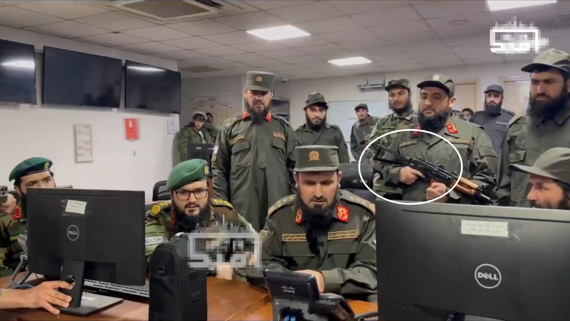 网络纠察队：一看就是装兵党，真的当兵的不会金手指烽火问鼎计划