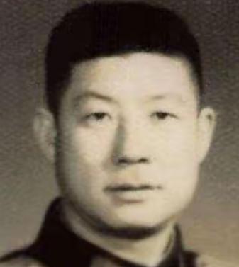 1965年，飞行员高长吉竟不顾伟人的禁令，直接击落越界挑衅的敌机，谁料，这竟让空