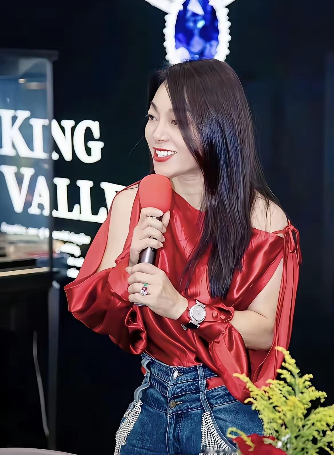 张雪机车拿了世界冠军，全网都在狂欢，可当网友们翻出他17年前的一封铅笔信时，所有