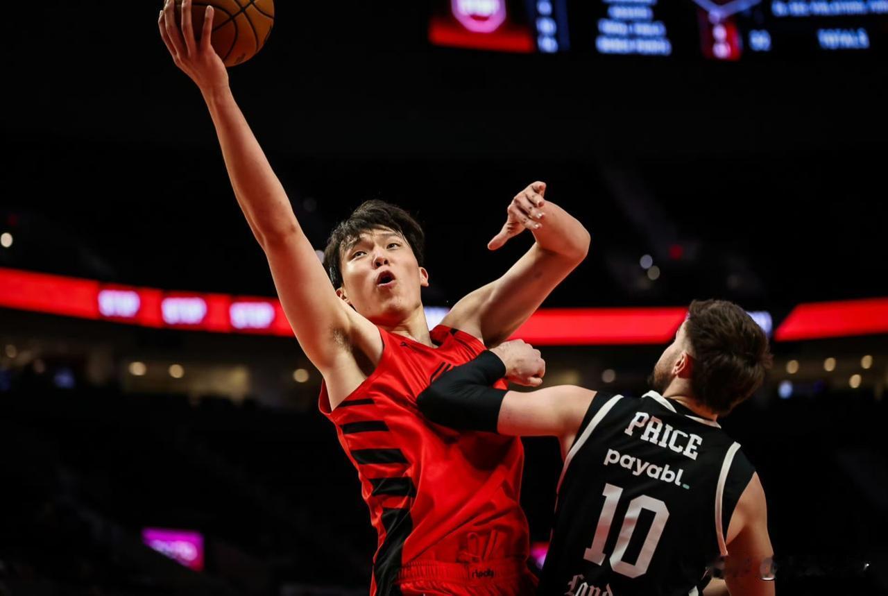 14号NBA季前赛，开拓者还有比赛，热度比湖勇大战还高，因为杨瀚森最近打得很好，