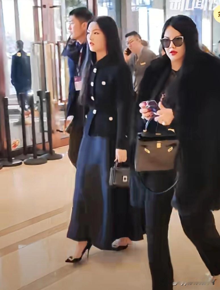 李湘和前夫王岳伦，已经离婚好几年了。但离婚后的他们，并没有互相伤害，关系相处的依