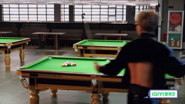 黄子韬上限很高下限也低黄子韬判若两韬黄子韬瘦身后判若两韬，上限爱豆下限花棉袄。