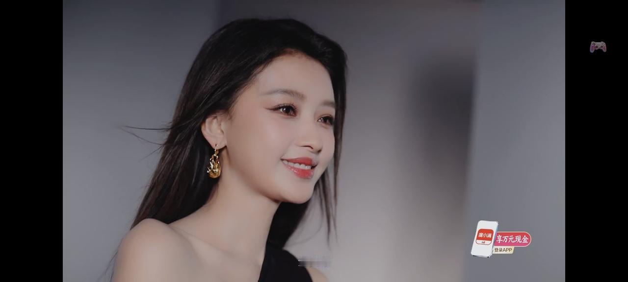 倪萍不敢乱说话了，但是点评孙怡时她就说了一句话。“孙怡你太美了，应该多拍几部电影