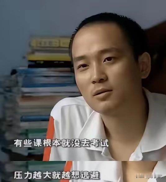 “难以理解！”2002年，四川考生张非拒绝复旦的录取，选择复读，第二年考入北大，