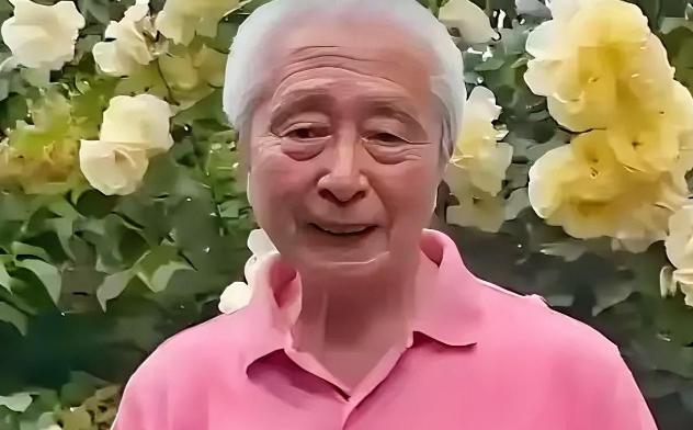 87岁宋世雄独居北京：把儿女送出国，自己守着老屋过完余生，这就是中国式父母啊！