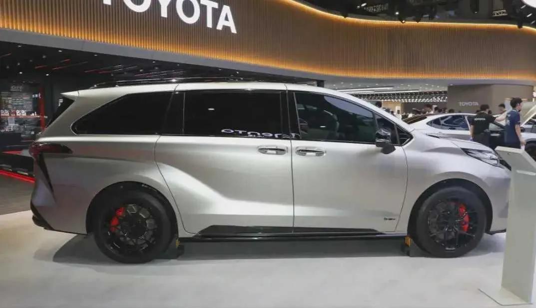 丰田赛那降至23万级，这波操作够香吗？不得不说，丰田赛那这价格是真的杀疯了