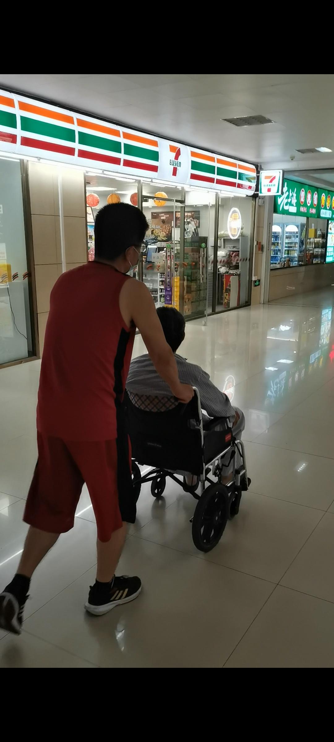人活一辈子，金钱，健康，哪个重要健康的时候觉得金钱最重要，身体生病的时候觉得健康