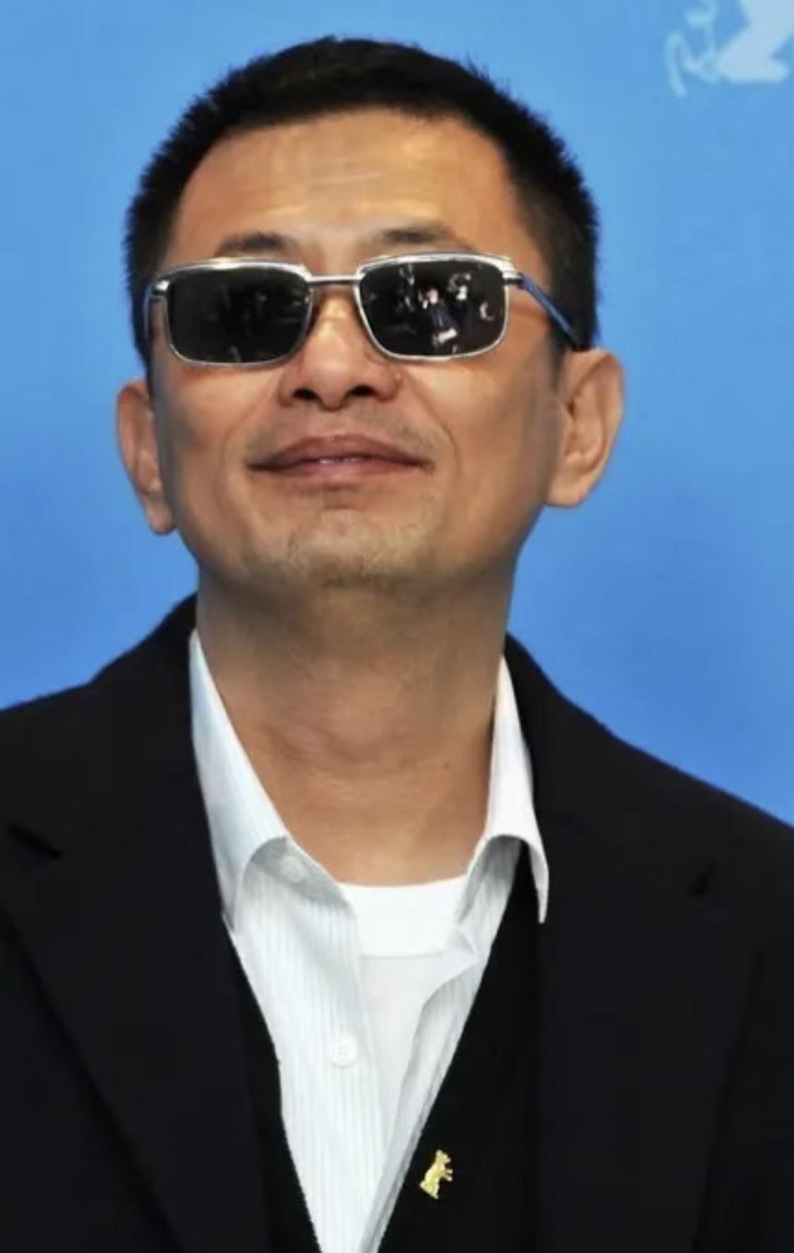 首先,王家卫和秦雯这个谈话不是被恶意录音的,是会议录音。其次,曝光者目的是编