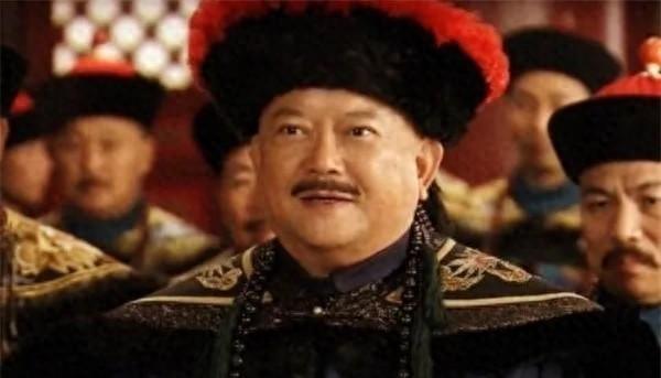 和珅被处死前，特意嘱咐子女两道密令，这两个秘密决定了家族能安然延续两百年！18