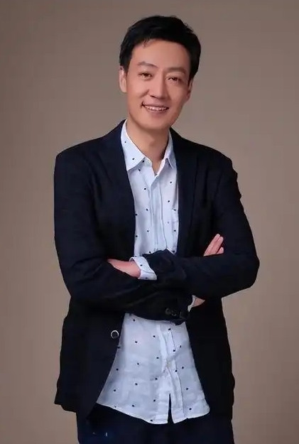 陈道明说的没错，不演戏就“消失”的辛柏青，已走上另一条大道，他是如何做的？ 