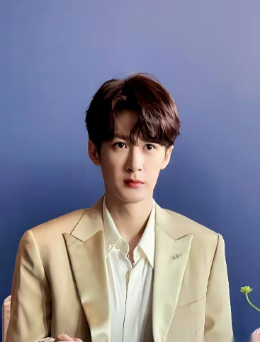 都说檀健次得罪人了，要塌房，等着看他被扒个底朝天。结果一帮人拿着放大镜浩浩荡荡