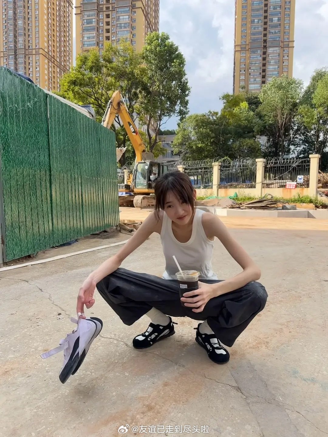 网友盘点瘦得吓人的女星，都太不容易了张艺凡，张子枫，孙珍妮​