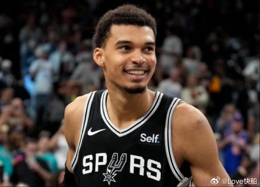 NBA官网最新一期MVP榜单，文班登顶，小卡上升到第81.维克托·文班亚马2.