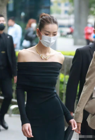 井柏然现实中根本就不会喜欢孙千这种类型的。倪妮是井柏然的前任，是井柏然口中喜欢的那种干干净净的女生，