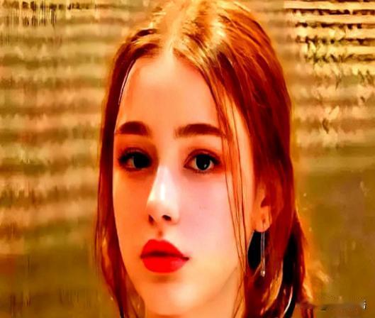 一个在乌克兰做生意的哥们儿，说了句大实话，说现在的基辅，是好几个女人争抢一个还能